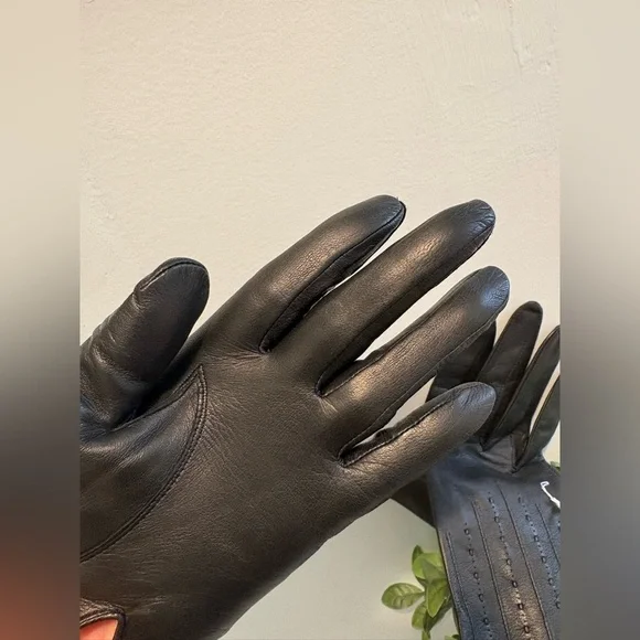 Dior Leather Gloves Timeless Style EUC - Picture 4 of 7